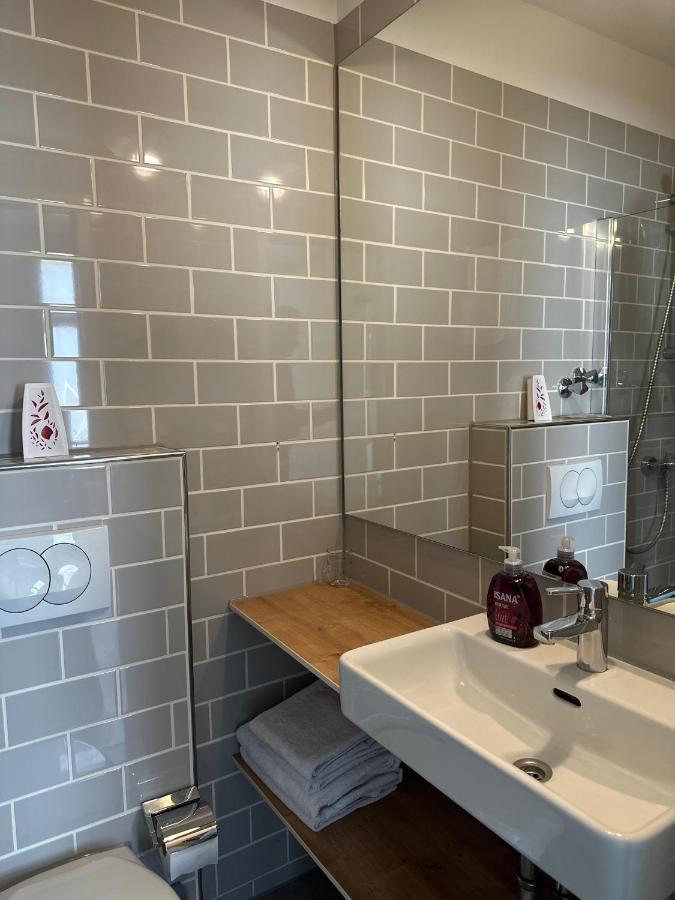 Hotel Fly ' In Offenbach am Main Eksteriør bilde